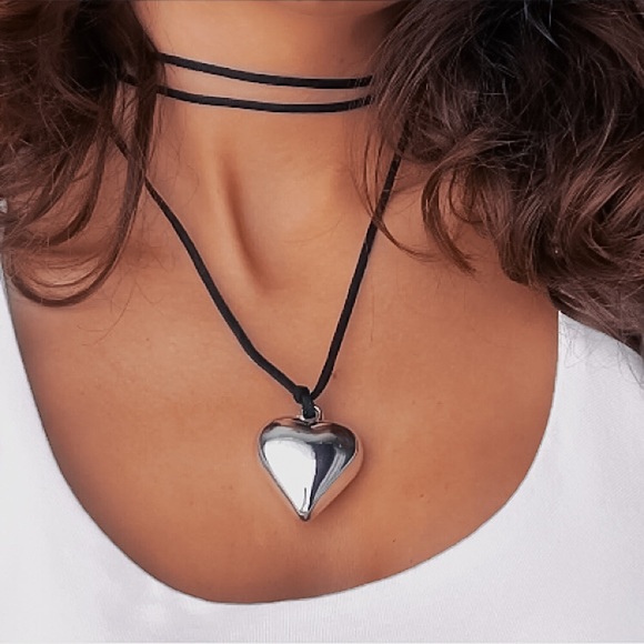 ⚜️[𝟯/$𝟮𝟴]⚜️NEW Large Acrylic Heart Lariat Necklace - Picture 2 of 15